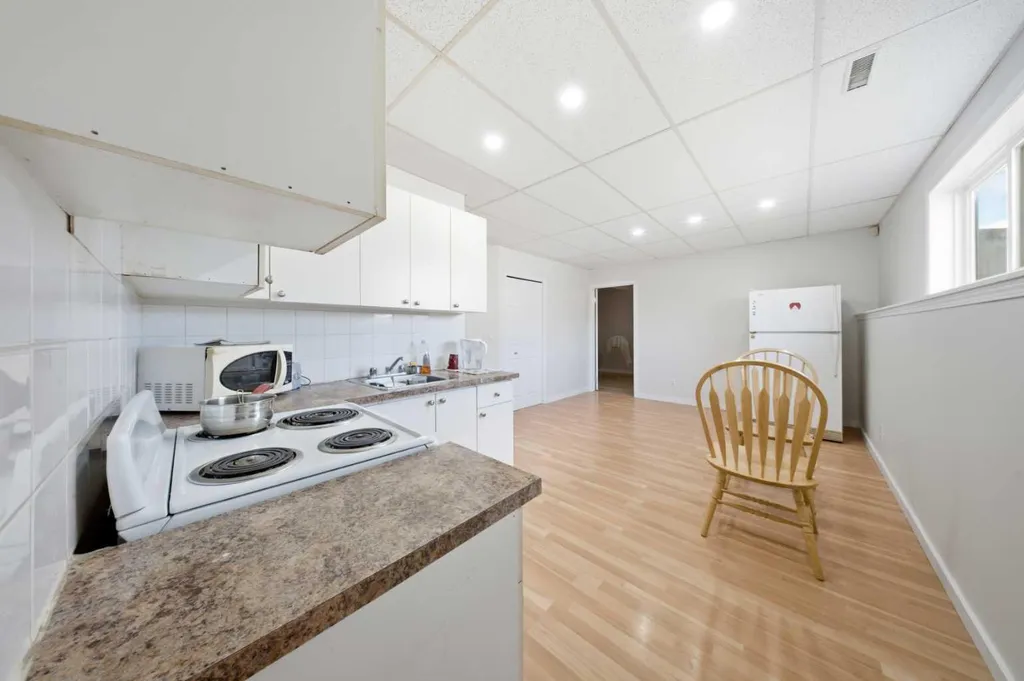 33 Martin Crossing Green NE Calgary AB T3J 3P1
