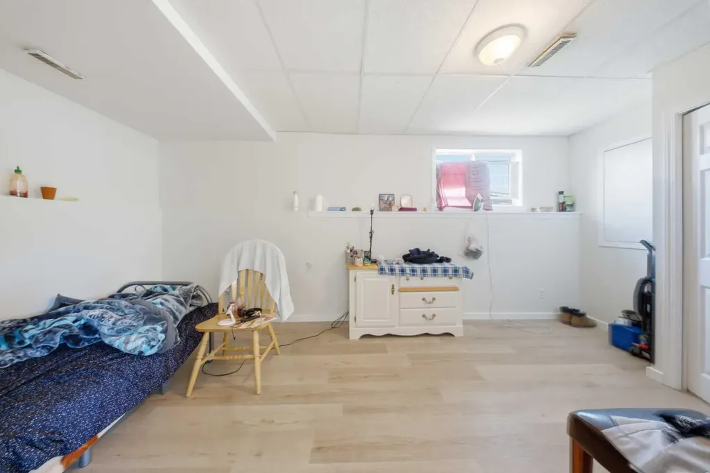 33 Martin Crossing Green NE Calgary AB T3J 3P1