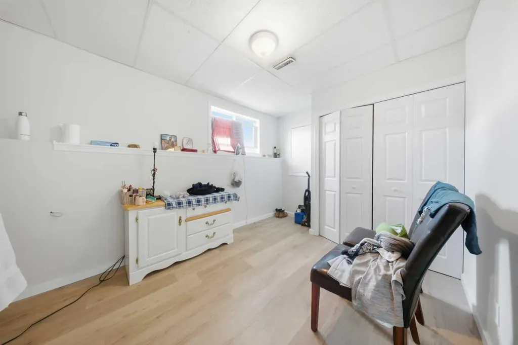 33 Martin Crossing Green NE Calgary AB T3J 3P1