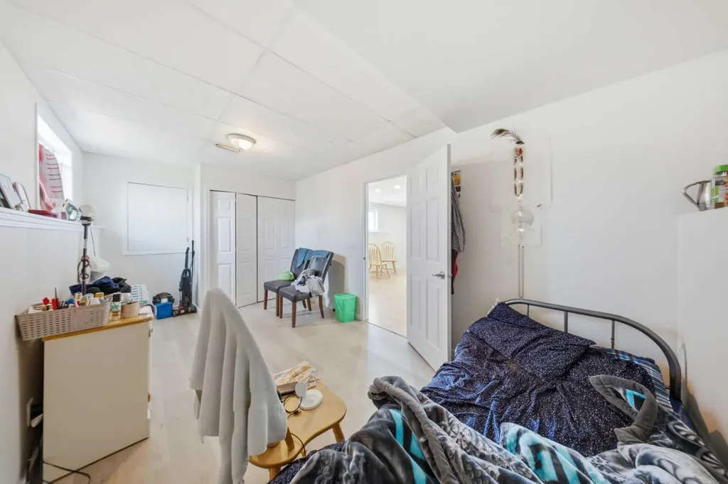 33 Martin Crossing Green NE Calgary AB T3J 3P1