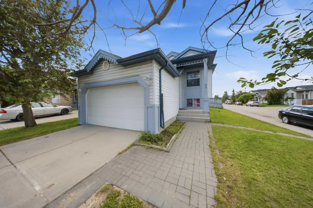 33 Martin Crossing Green NE Calgary AB T3J 3P1