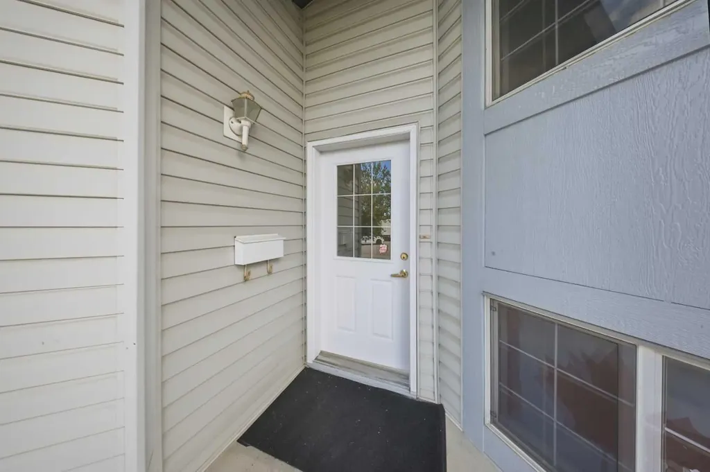 33 Martin Crossing Green NE Calgary AB T3J 3P1