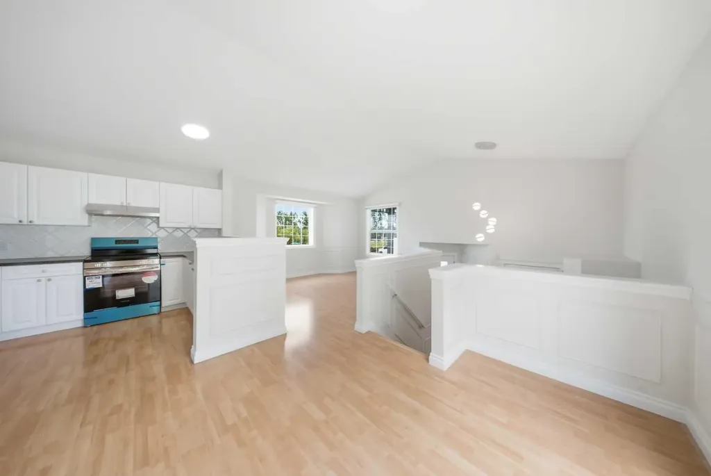 33 Martin Crossing Green NE Calgary AB T3J 3P1
