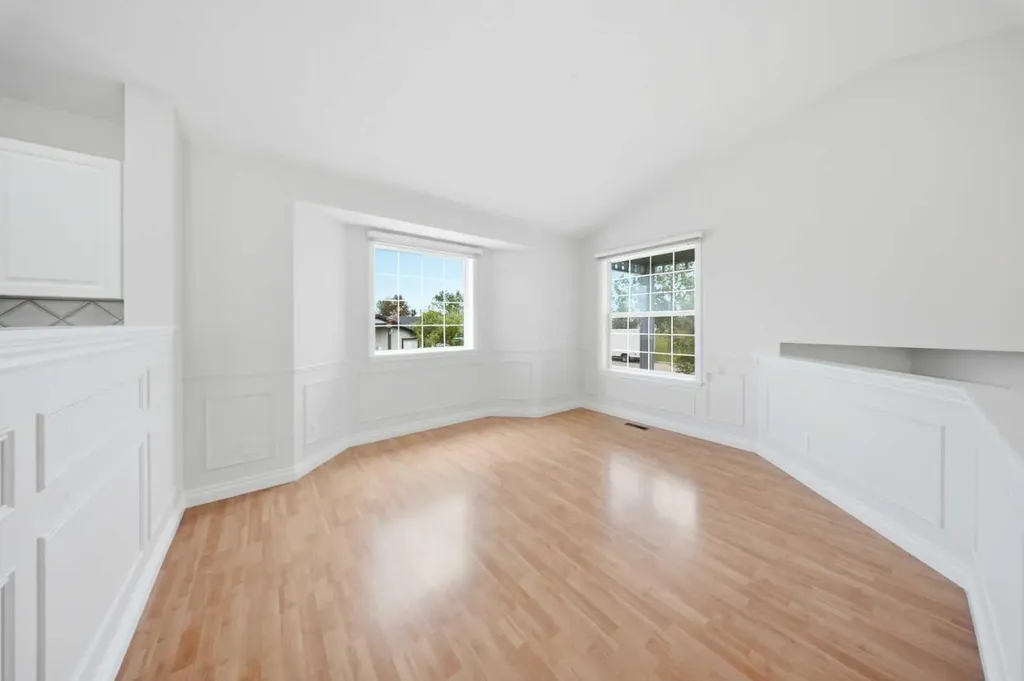 33 Martin Crossing Green NE Calgary AB T3J 3P1