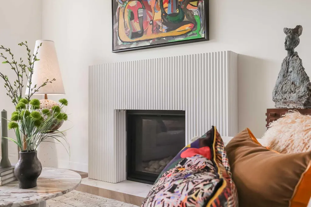 344 Canterville Drive SW Calgary AB T2W 3Z9