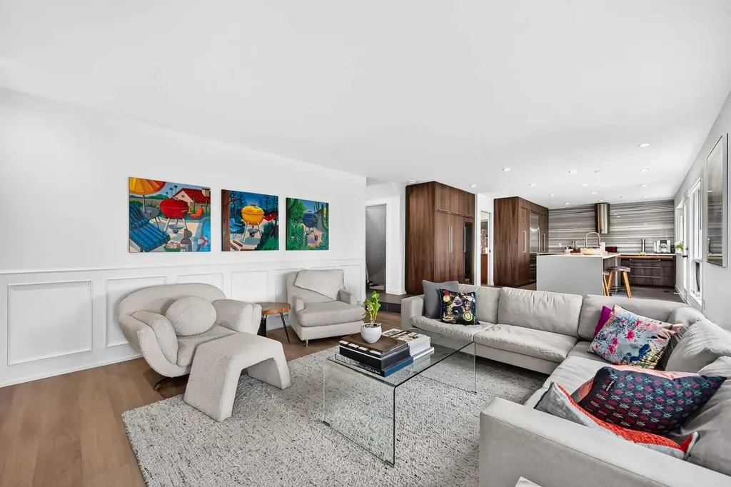 344 Canterville Drive SW Calgary AB T2W 3Z9