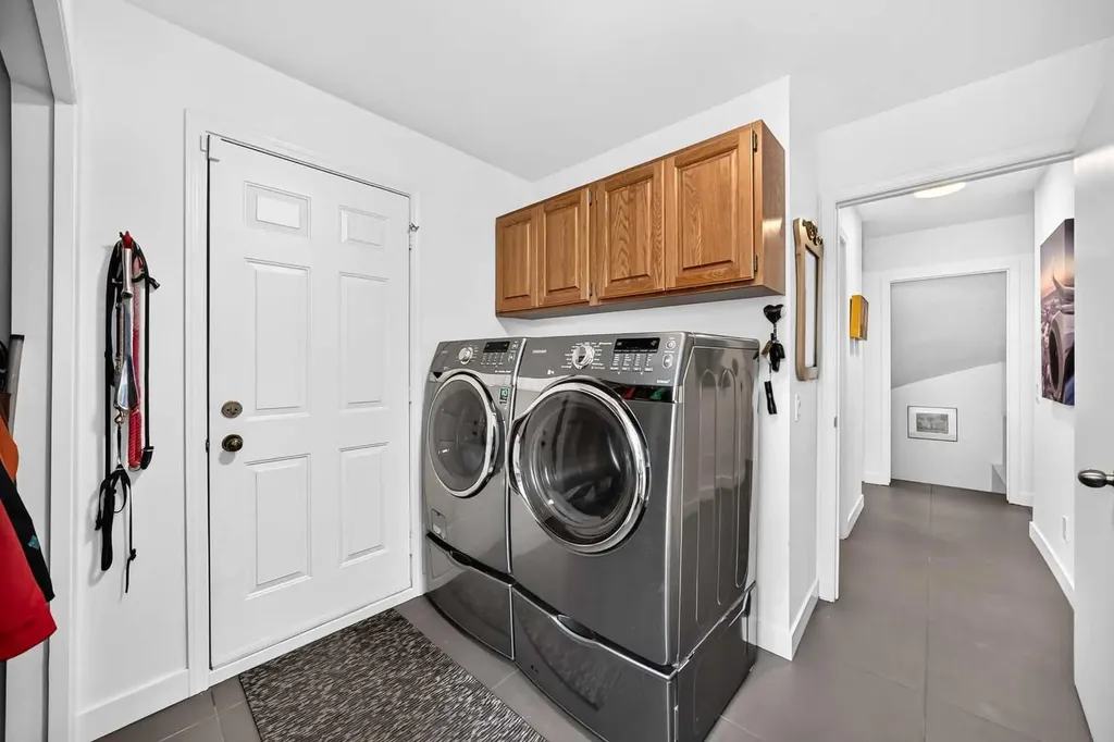 344 Canterville Drive SW Calgary AB T2W 3Z9