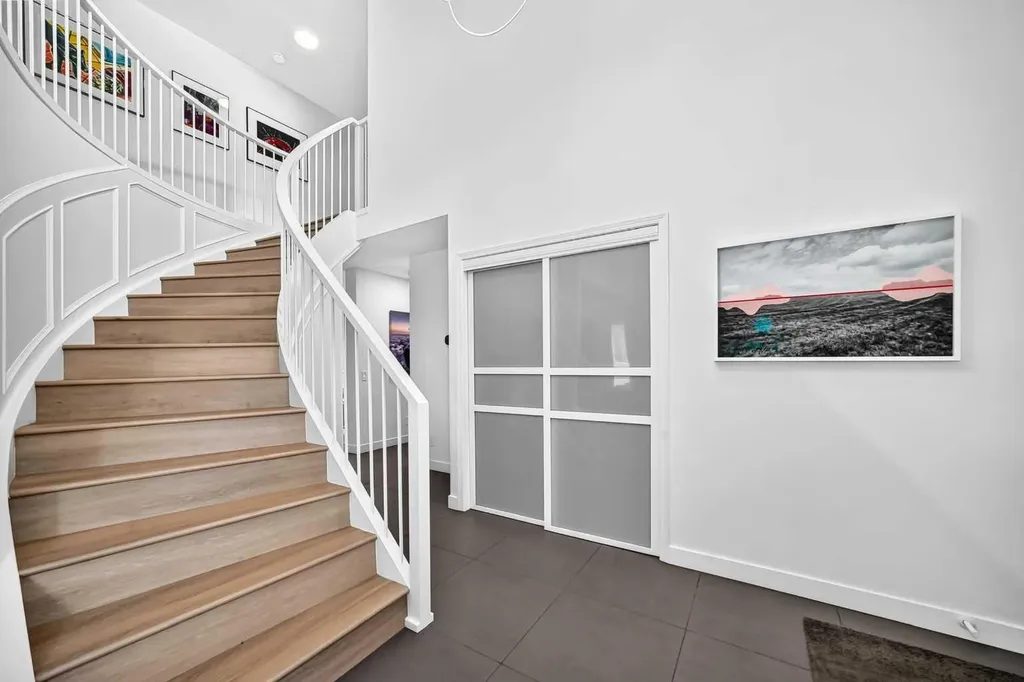344 Canterville Drive SW Calgary AB T2W 3Z9