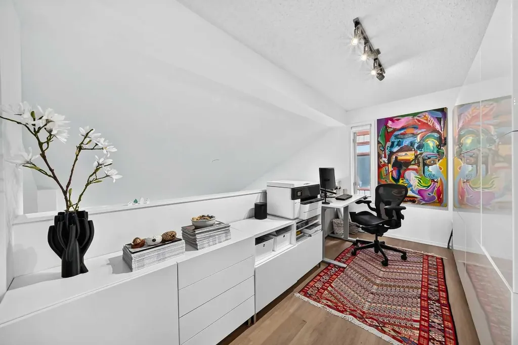 344 Canterville Drive SW Calgary AB T2W 3Z9