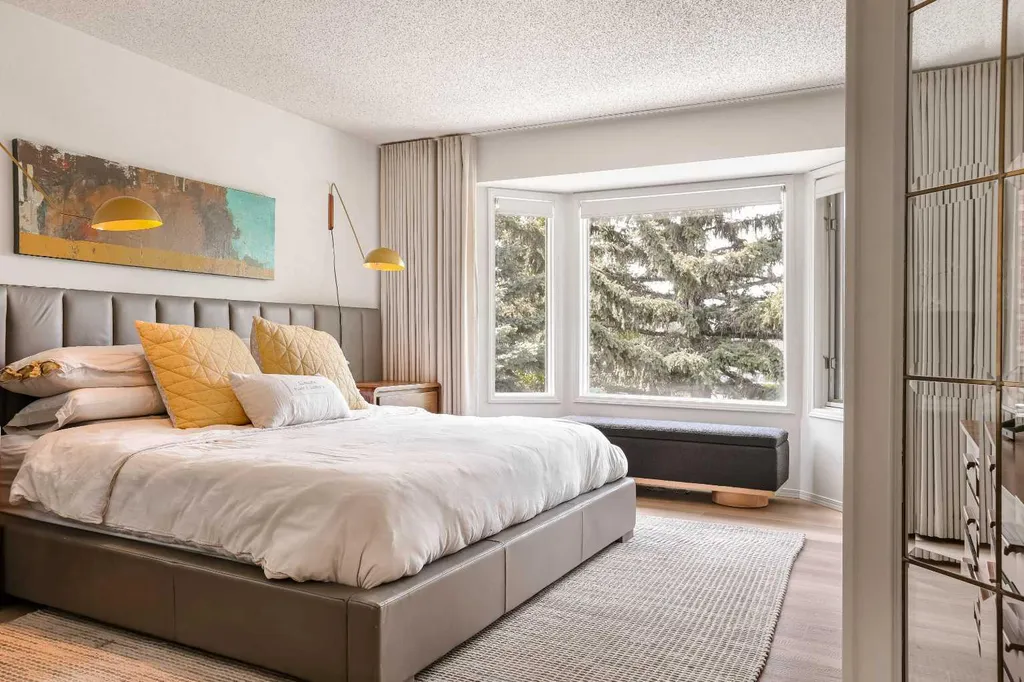 344 Canterville Drive SW Calgary AB T2W 3Z9