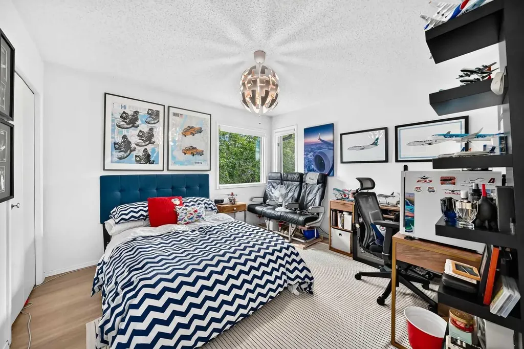344 Canterville Drive SW Calgary AB T2W 3Z9