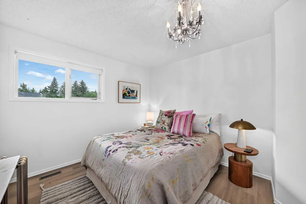 344 Canterville Drive SW Calgary AB T2W 3Z9