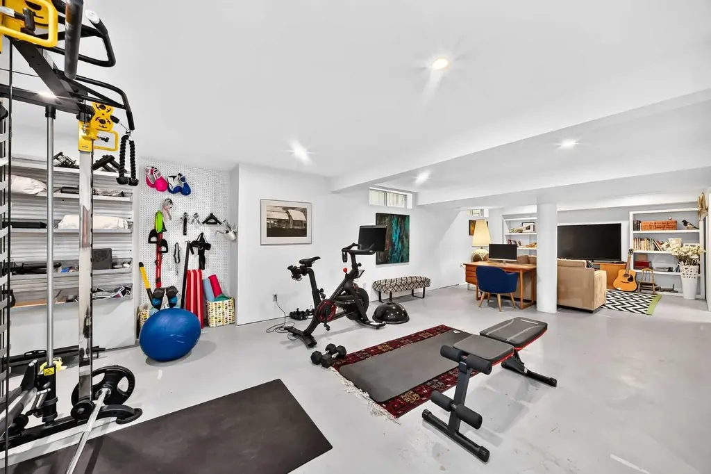 344 Canterville Drive SW Calgary AB T2W 3Z9