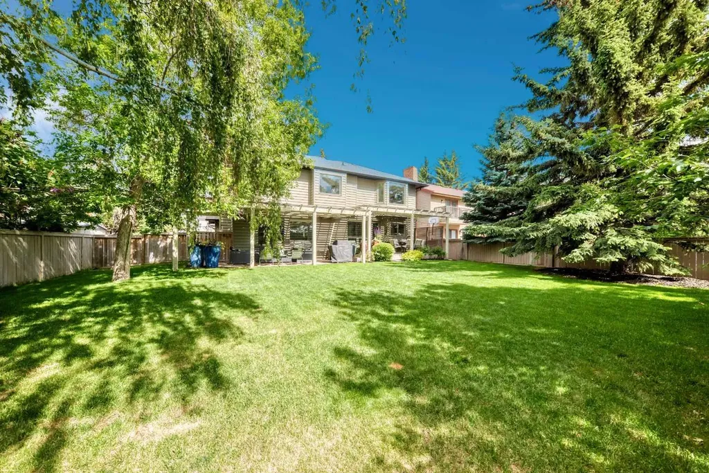 344 Canterville Drive SW Calgary AB T2W 3Z9