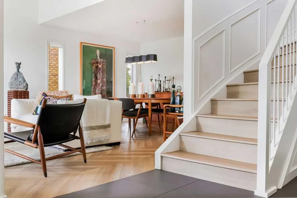344 Canterville Drive SW Calgary AB T2W 3Z9