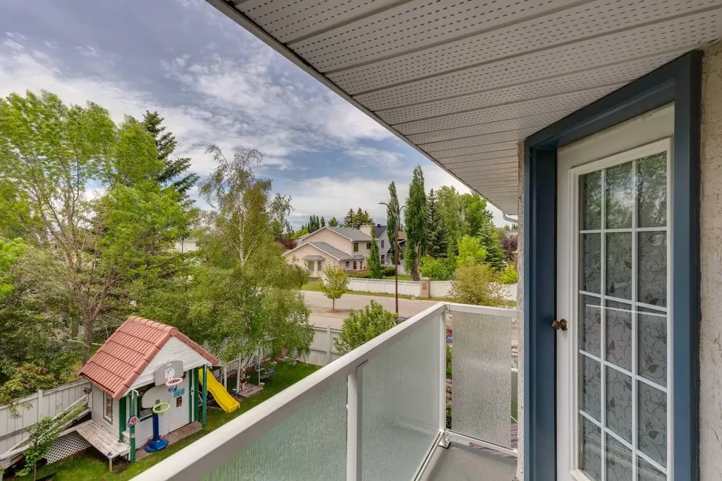 8971 Scurfield Drive NW Calgary AB T3L1K6