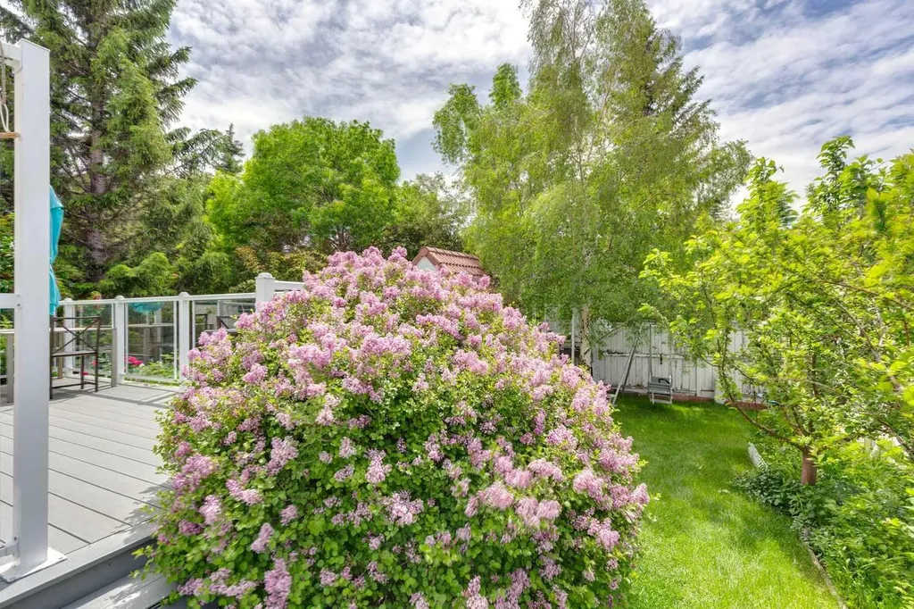 8971 Scurfield Drive NW Calgary AB T3L1K6