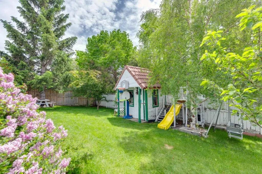 8971 Scurfield Drive NW Calgary AB T3L1K6