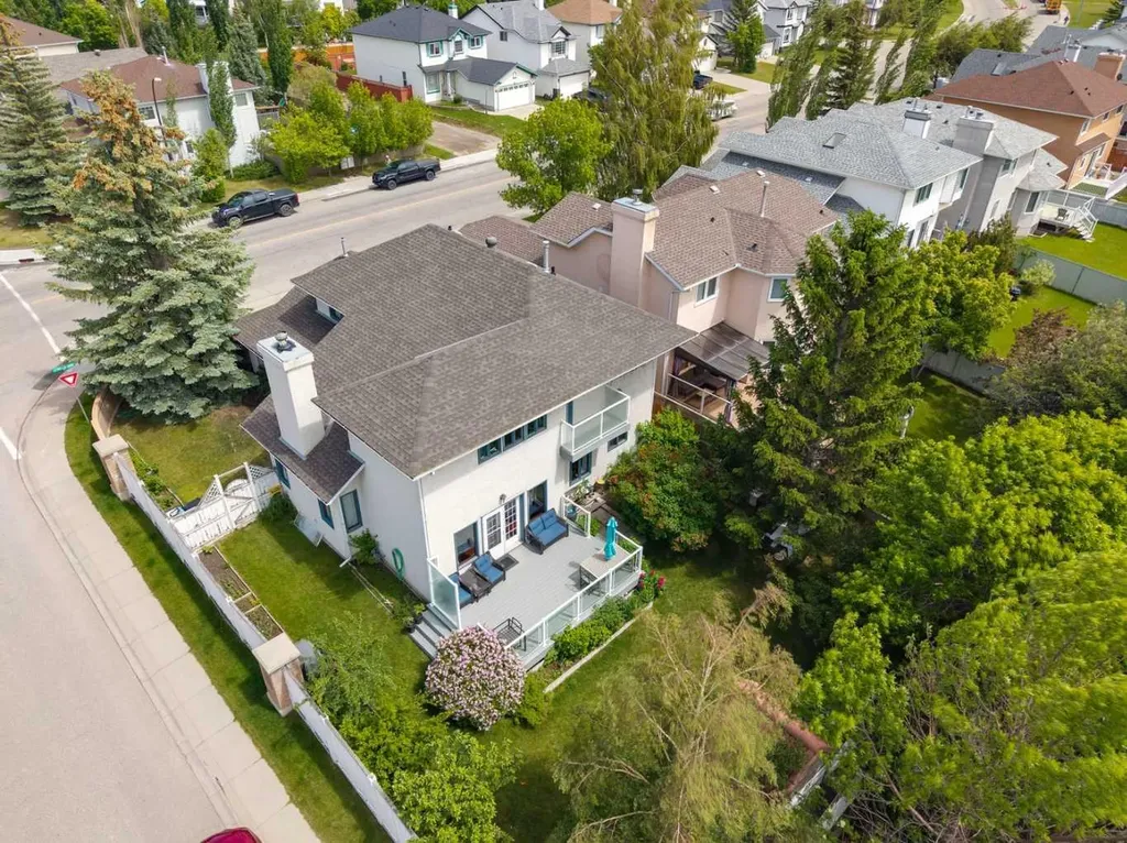 8971 Scurfield Drive NW Calgary AB T3L1K6