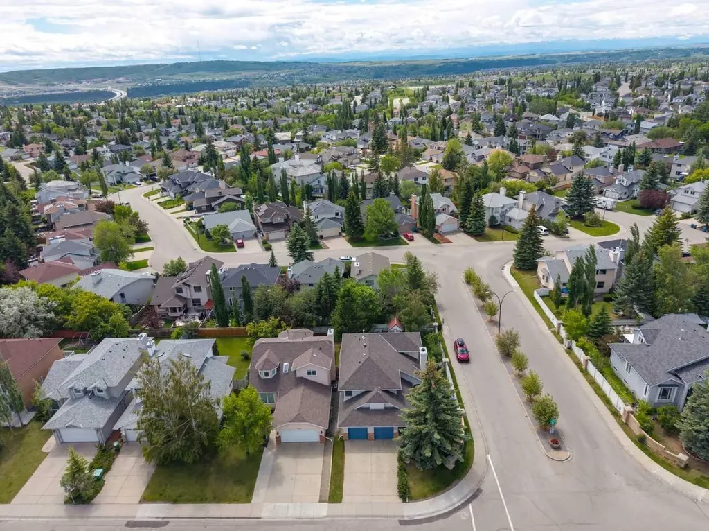 8971 Scurfield Drive NW Calgary AB T3L1K6