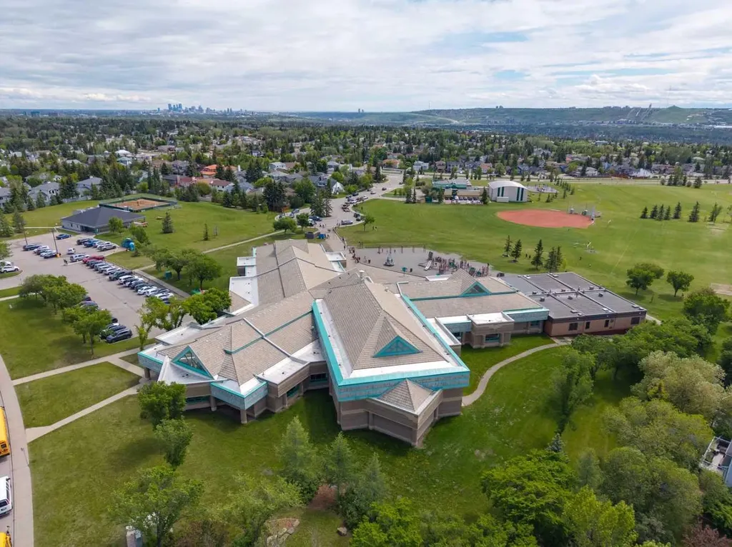 8971 Scurfield Drive NW Calgary AB T3L1K6