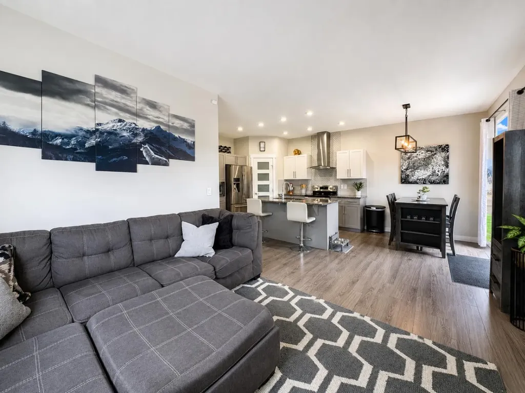 9714 89 Street Grande Prairie AB T8X 0R3