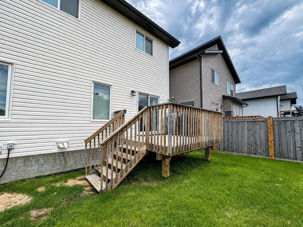 9714 89 Street Grande Prairie AB T8X 0R3