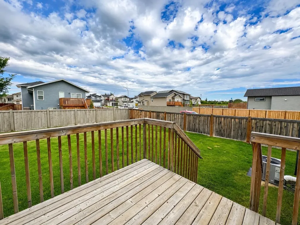 9714 89 Street Grande Prairie AB T8X 0R3