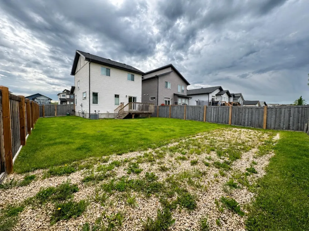 9714 89 Street Grande Prairie AB T8X 0R3