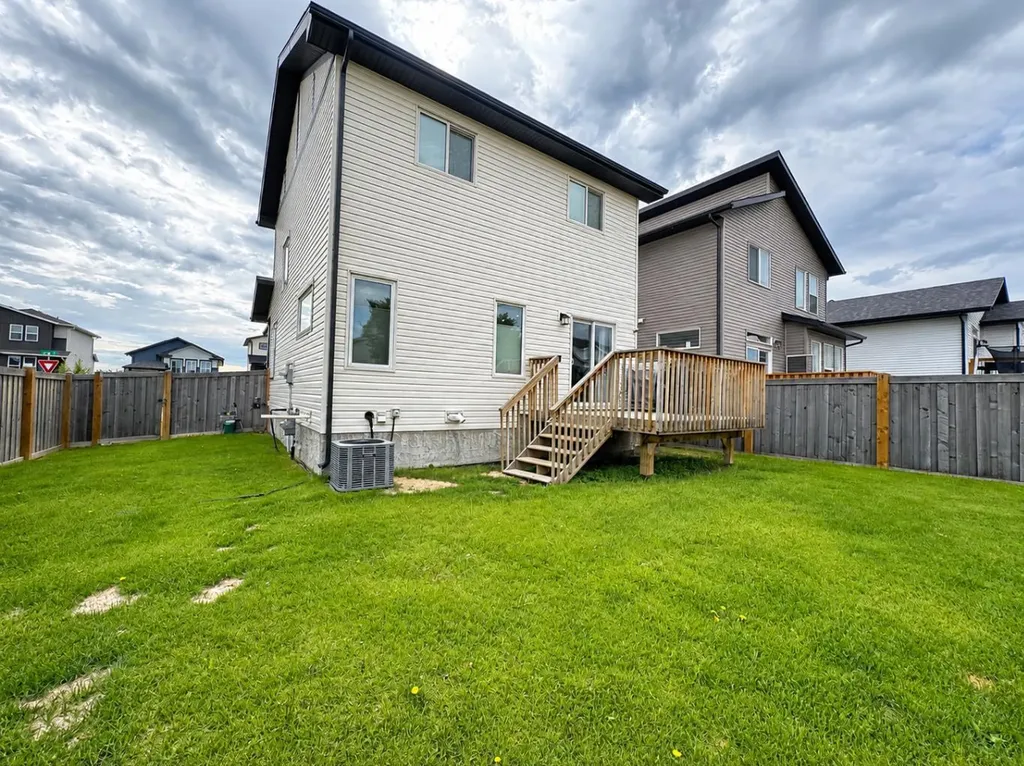 9714 89 Street Grande Prairie AB T8X 0R3