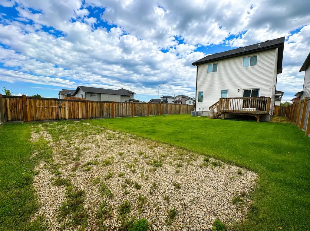 9714 89 Street Grande Prairie AB T8X 0R3