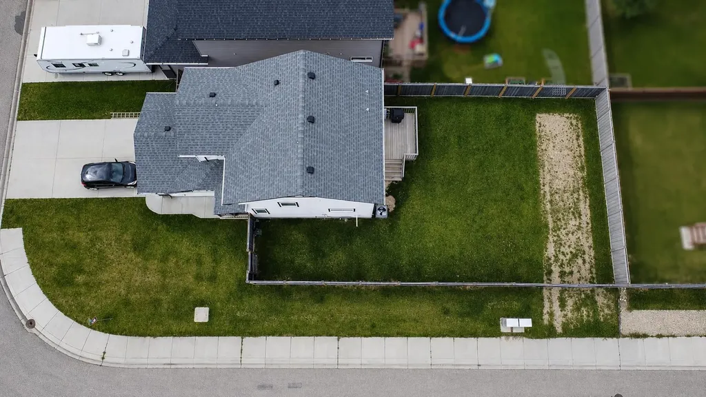 9714 89 Street Grande Prairie AB T8X 0R3