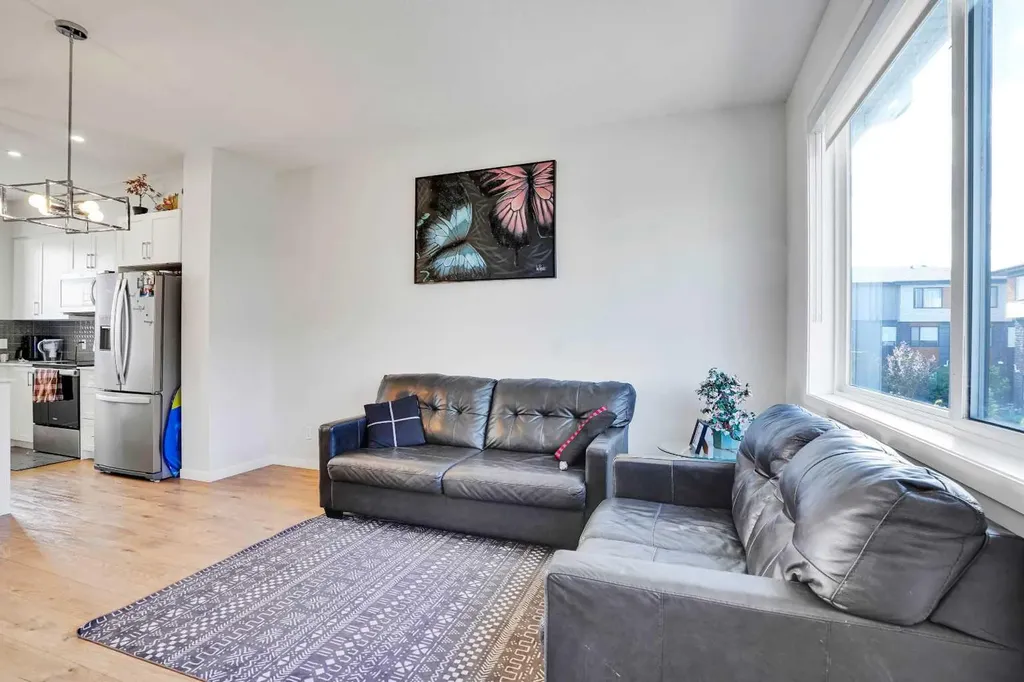 104 Corner Glen Circle NE Calgary AB T3N 2E2