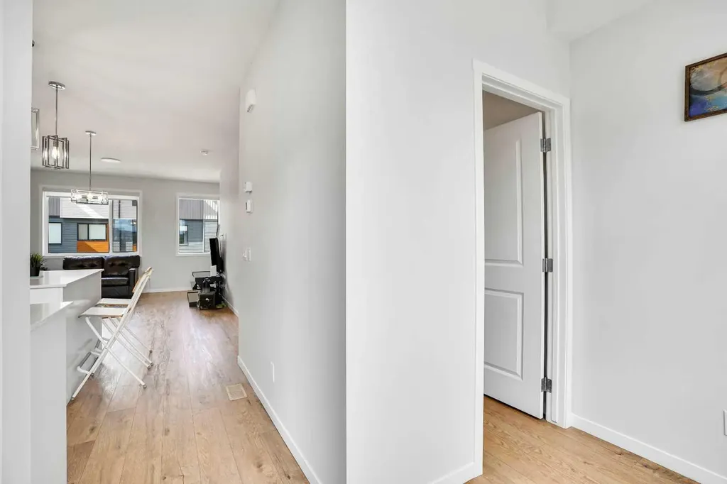 104 Corner Glen Circle NE Calgary AB T3N 2E2