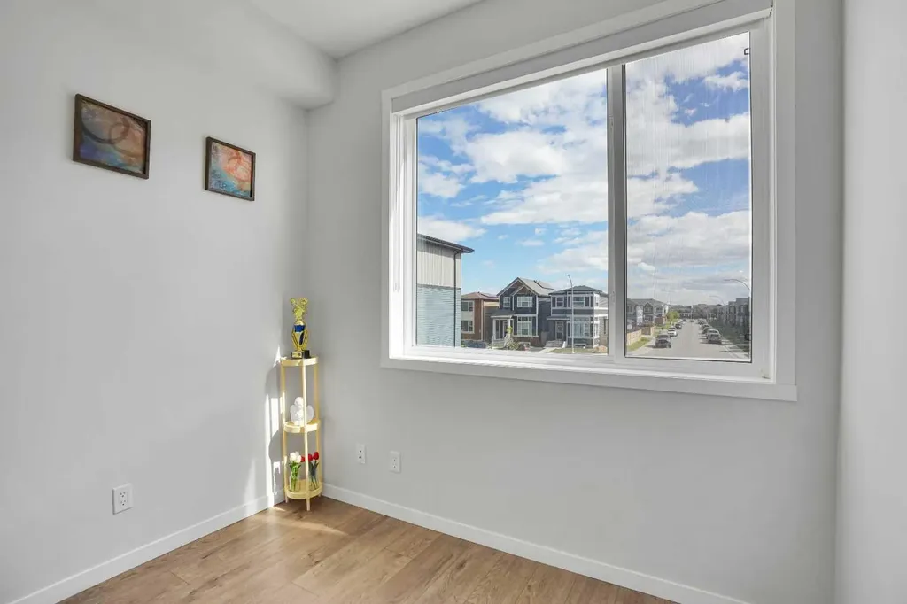 104 Corner Glen Circle NE Calgary AB T3N 2E2