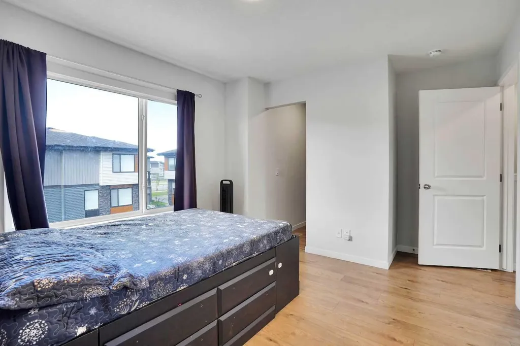 104 Corner Glen Circle NE Calgary AB T3N 2E2