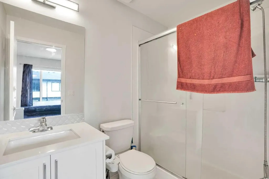 104 Corner Glen Circle NE Calgary AB T3N 2E2