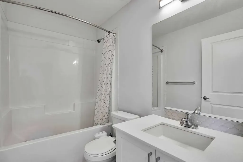 104 Corner Glen Circle NE Calgary AB T3N 2E2