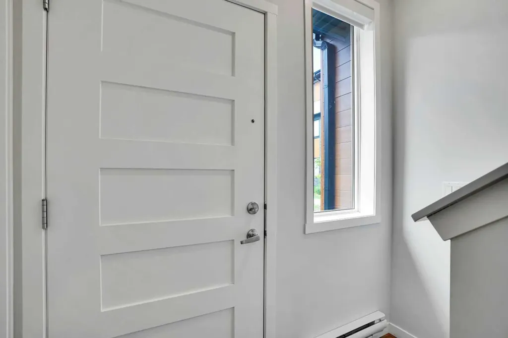 104 Corner Glen Circle NE Calgary AB T3N 2E2