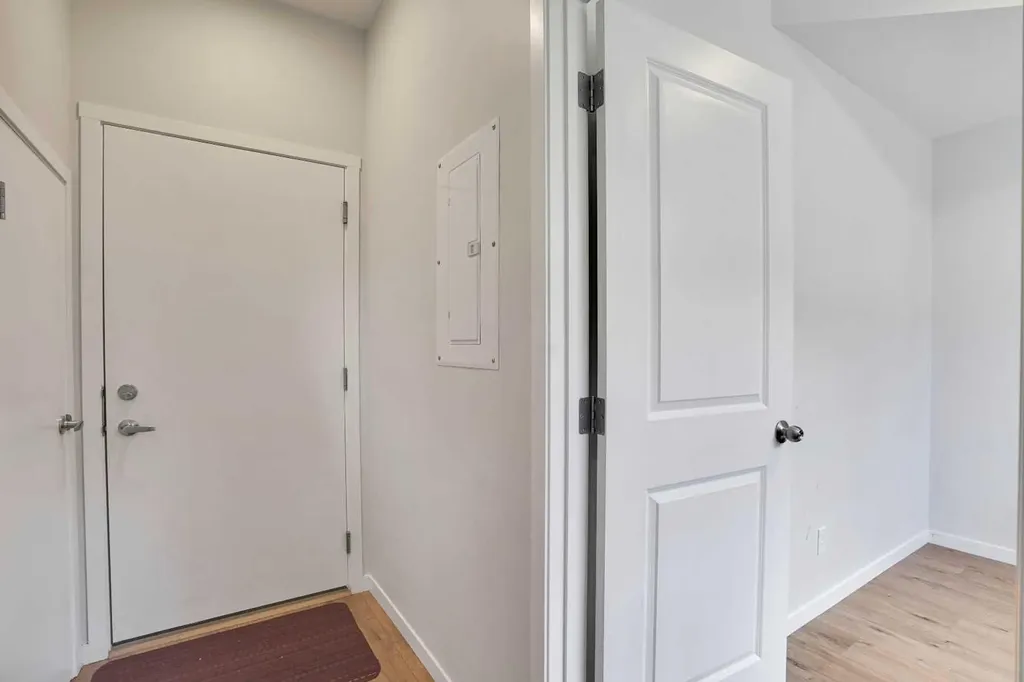 104 Corner Glen Circle NE Calgary AB T3N 2E2