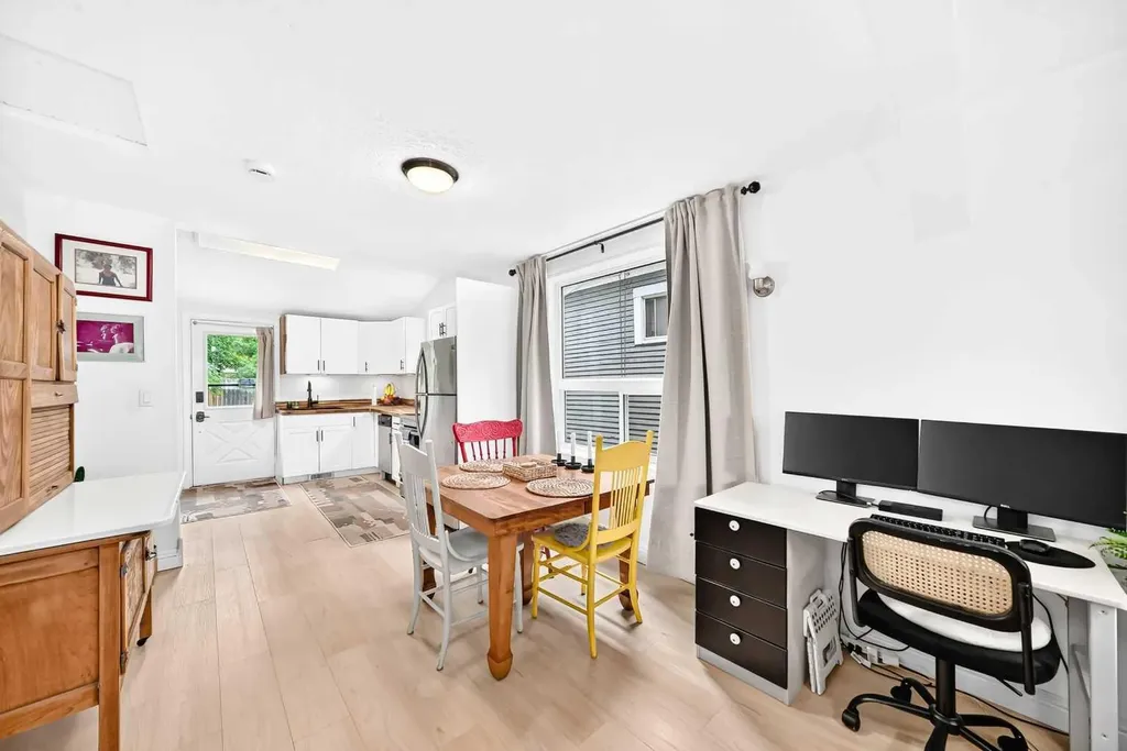 1628 15 Street SE Calgary AB T3G 3L9
