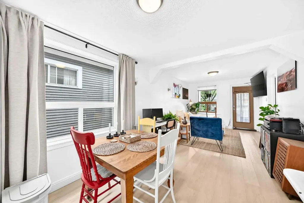1628 15 Street SE Calgary AB T3G 3L9