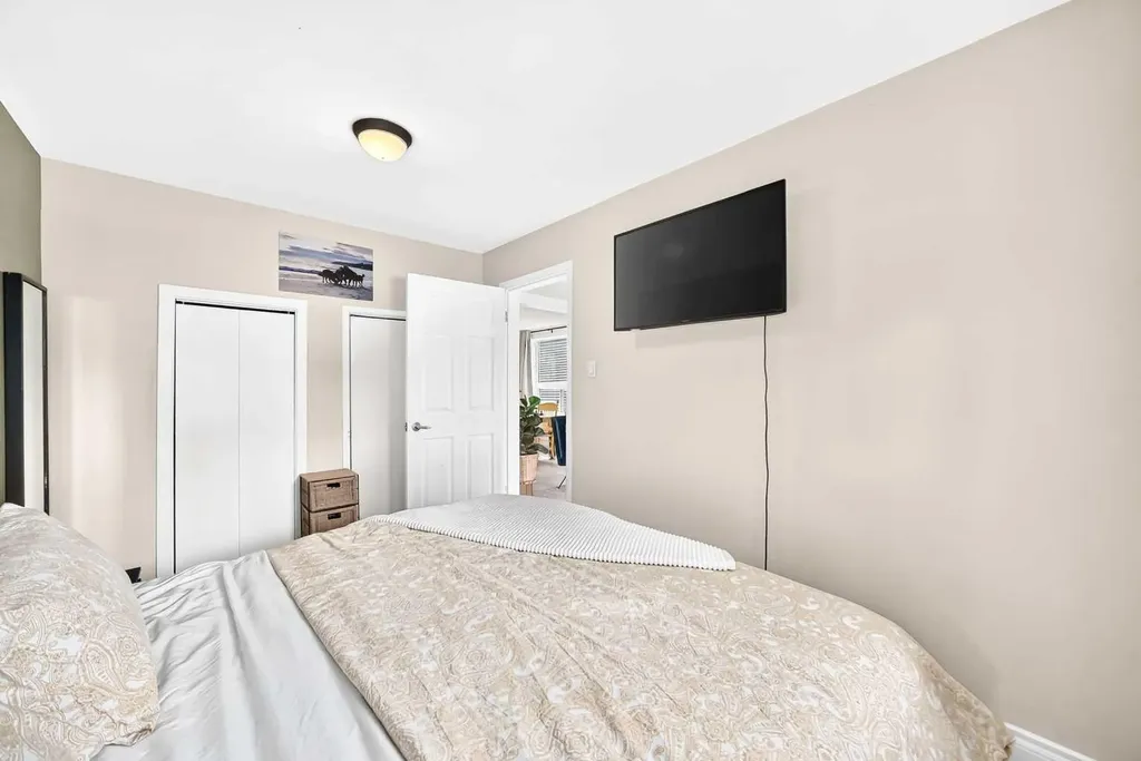 1628 15 Street SE Calgary AB T3G 3L9
