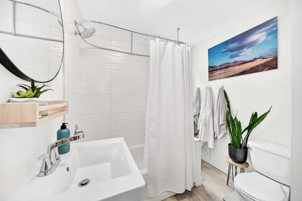 1628 15 Street SE Calgary AB T3G 3L9