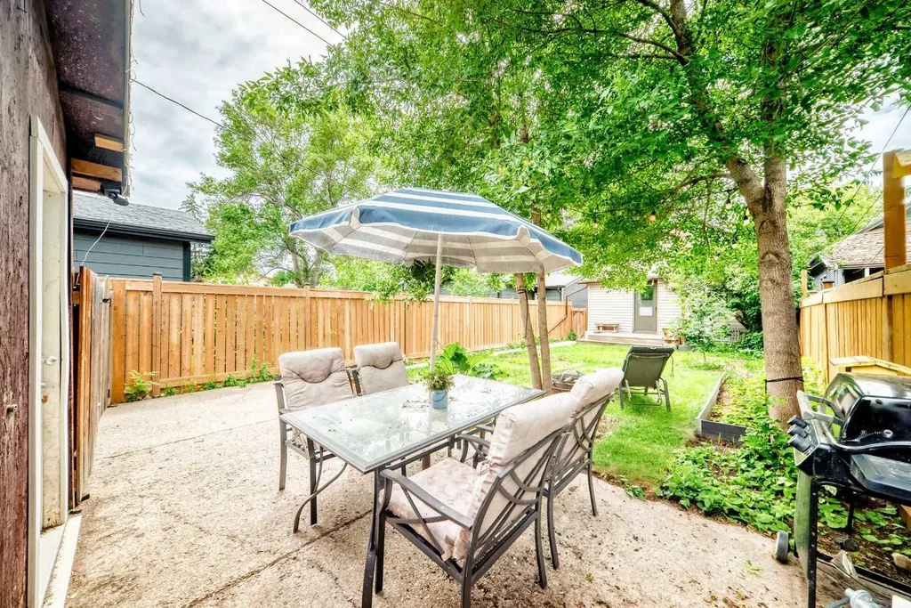 1628 15 Street SE Calgary AB T3G 3L9