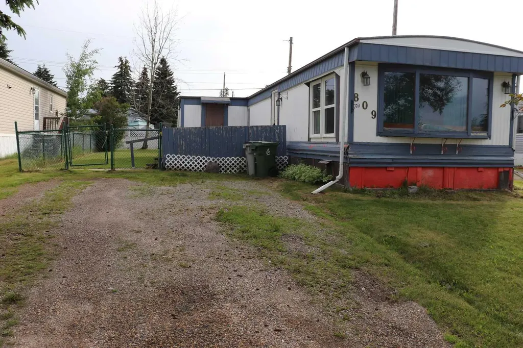 809 52 Street Edson AB T7E 1K4