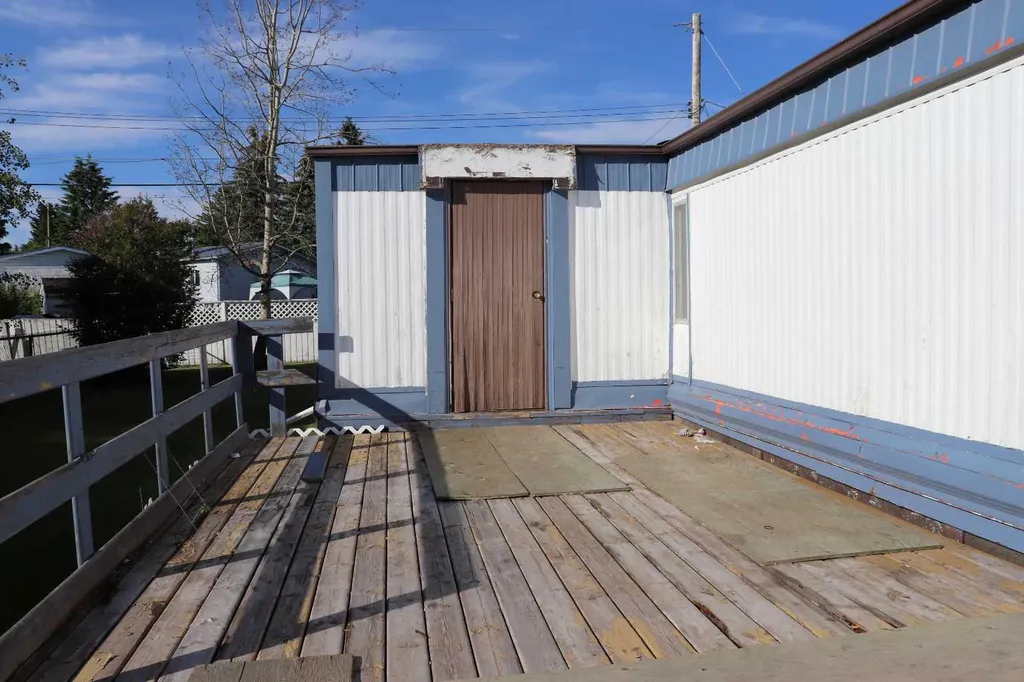 809 52 Street Edson AB T7E 1K4