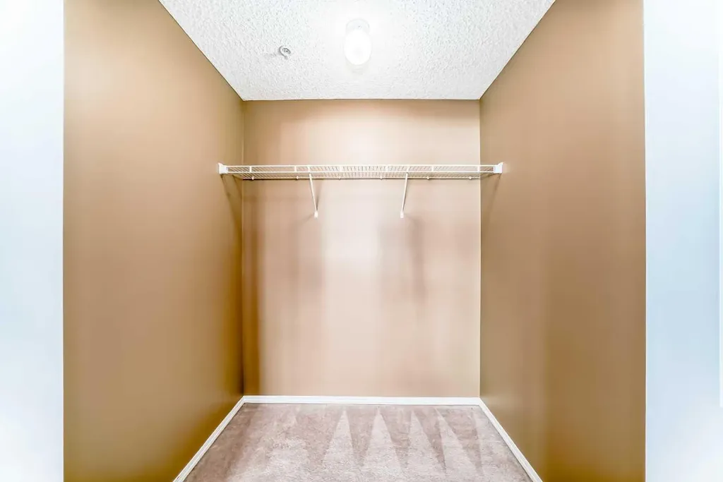 1317 27 Street SE Calgary AB T2A 0G3