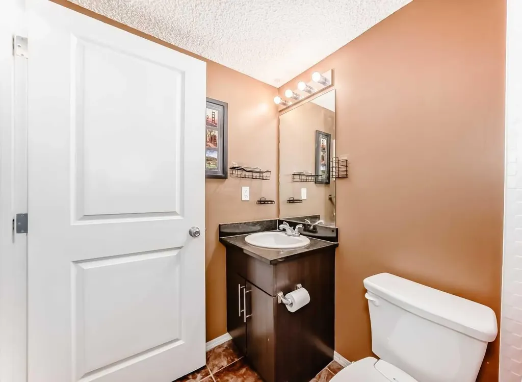 1317 27 Street SE Calgary AB T2A 0G3
