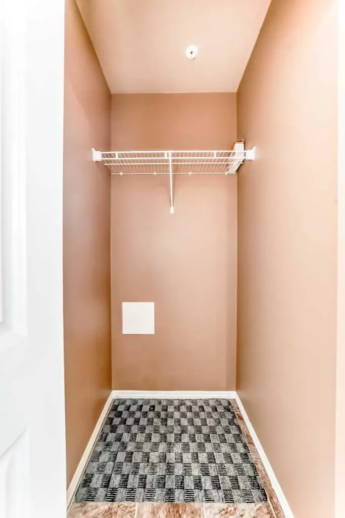 1317 27 Street SE Calgary AB T2A 0G3
